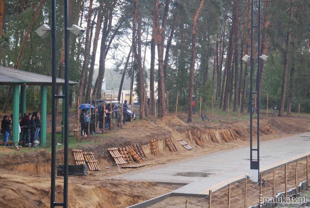 Podbudowa gotowa, przetarg rozstrzygnięty, czekają na trybunę. Jakie koszty i co jeszcze gmina Łabiszyn planuje na stadionie