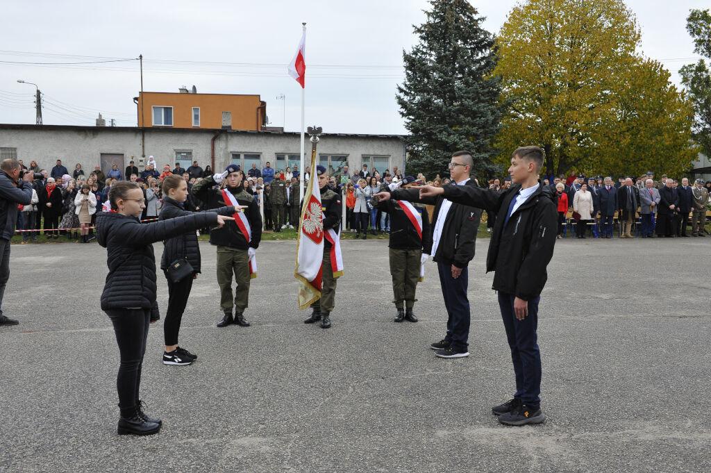 Jedni kadeci ślubowali, inni - odebrali certyfikaty ukończenia edukacji wojskowej