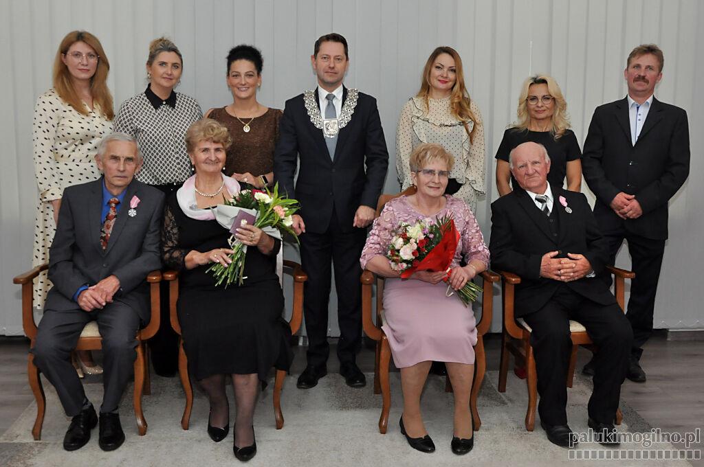 6 par otrzymało medale w USC Szubin z okazji 50-lecia małżeństwa (zdjęcia)