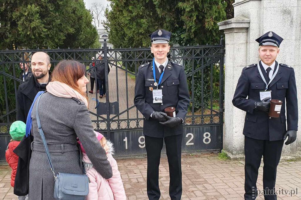 Kwesta na ratowanie cmentarnego ogrodzenia w Gąsawie. Zebrano ponad 7.000 zł