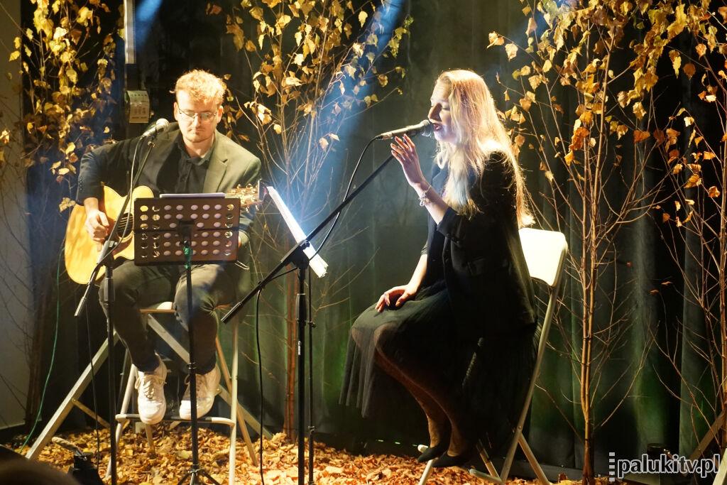 Muzyczne Zaduszki w Wieży Ciśnień z nastrojowym koncertem i wystawą fotografii