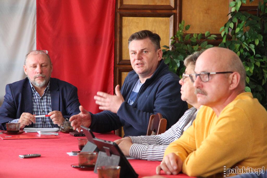 Gąsawa. Urzędnicy chcą podwyżek. Dostaną, ale po wykonaniu symulacji