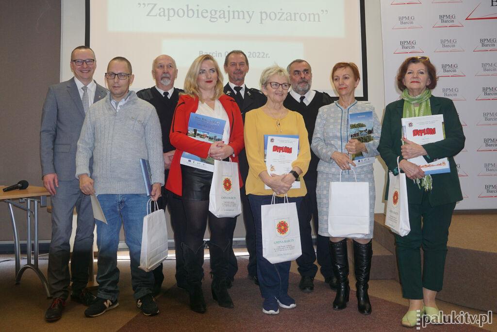 149 artystycznych wizji tego, jak zapobiegać pożarom (galeria)