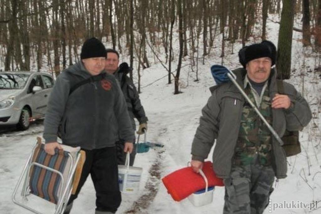 Droga do Gwiazdy zamknięta. Wędkarze z Barcina łapią się za głowy. Chcą zarybiać? - mogą wjeżdżać. Chcą wędkować? - nie ma wjazdu