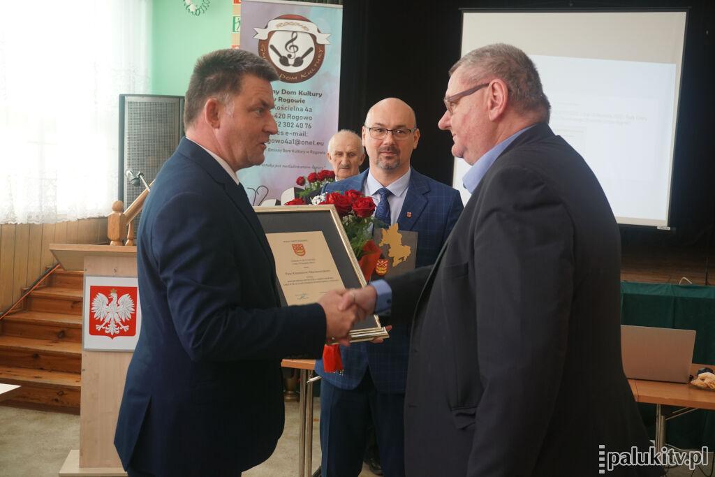 Gmina Rogowo ma dwoje nowych honorowych obywateli. Dołączyli do Eugeniusza Łuszczaka