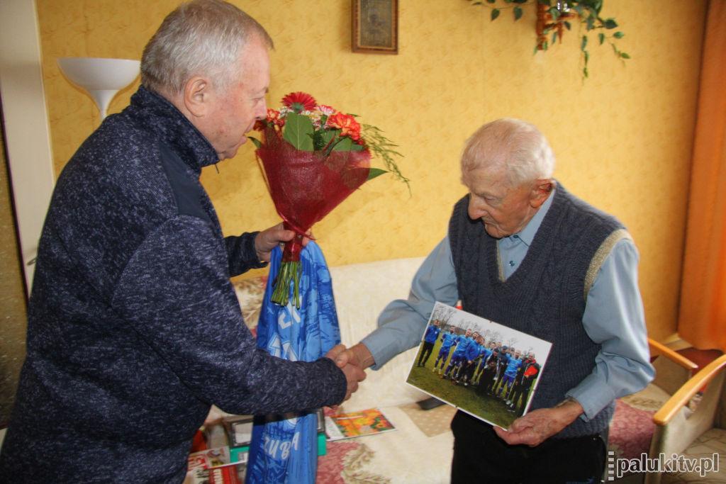 102 lata Edmunda Bałki. Czuje się tak, że mógłby wyjść na boisko nawet zaraz