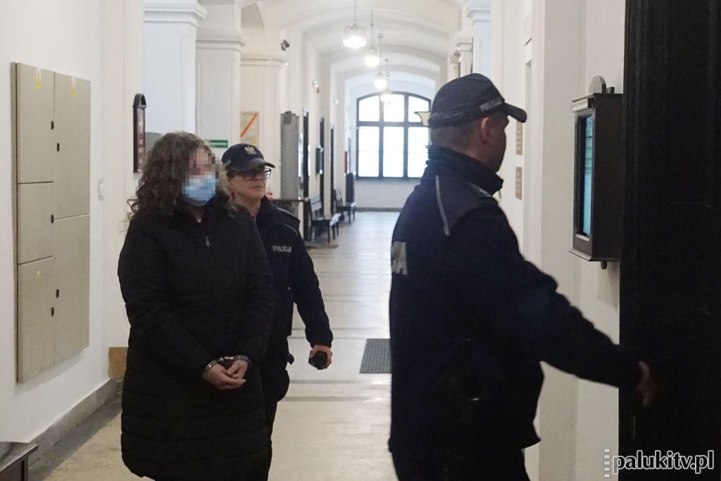 Na tajną rozprawę o zniesławienie starosty dowieziono z więzienia byłą księgową żnińskiego szpitala. Jawny będzie dopiero wyrok