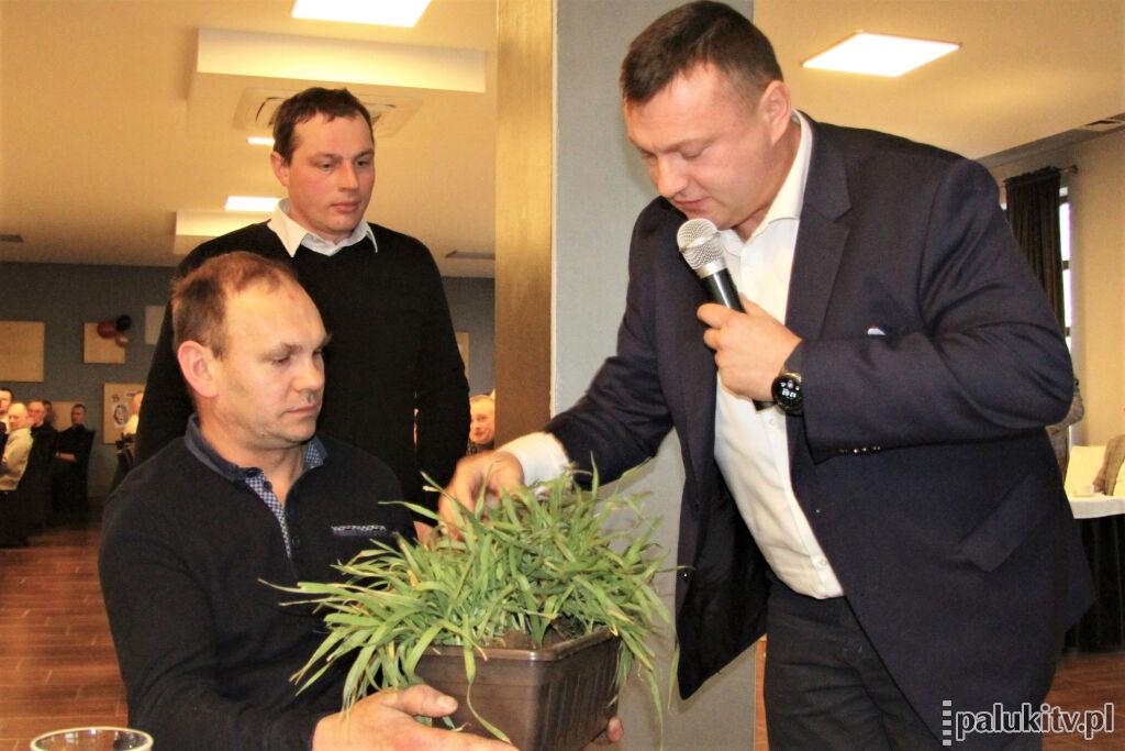 Jak żywić zwierzęta i chronić uprawy (zdjęcia)