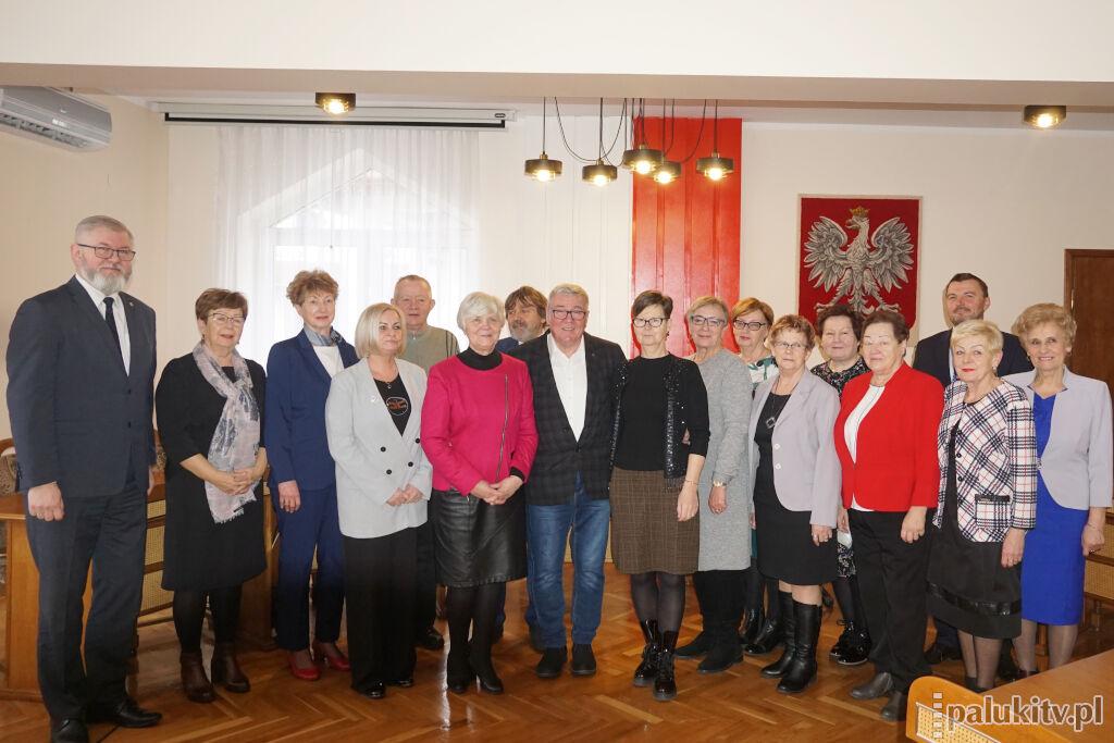 Andrzej Szczepański znów pokieruje Gminną Radą Seniorów w Barcinie. Zapowiedział usługi złotej rączki
