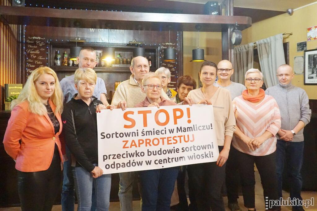 Mieszkańcy Mamlicza nie chcą sortowni odpadów obok szkoły (zdjęcia)