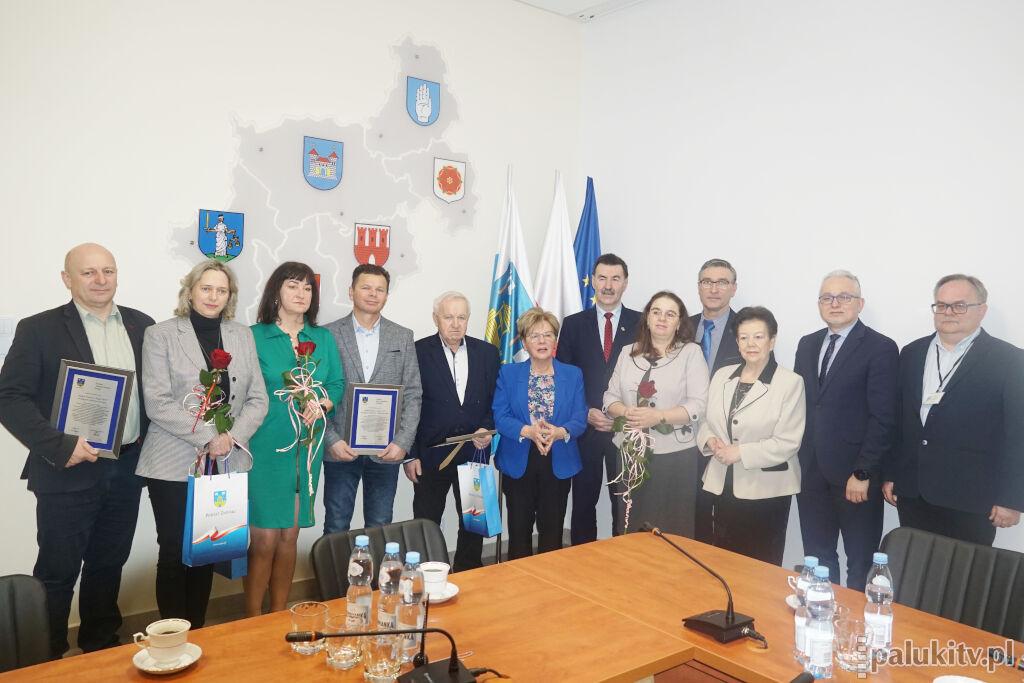 Najlepsi rolnicy z Pałuk brylują też w całym województwie. Władze powiatu żnińskiego uhonorowały Rolników Pomorza i Kujaw 2022