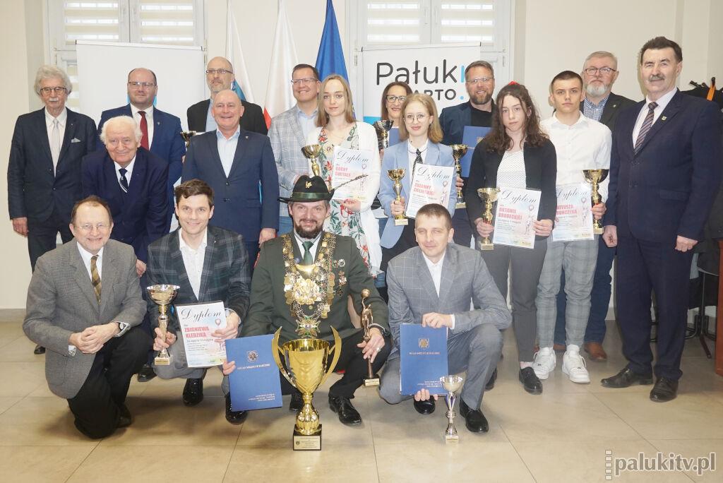 Snajper najpopularniejszym sportowcem Pałuk (wideo + zdjęcia)