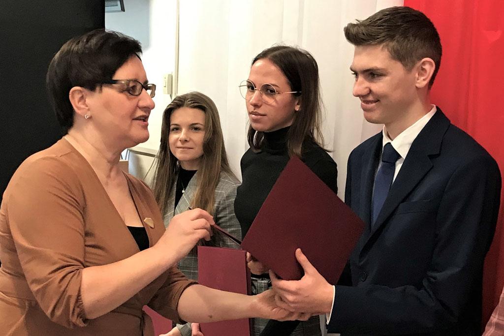 Alan Jagodziński z LO w Szubinie ze stypendium ministra