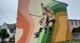 Mural w Rogowie doskonałą promocją hokeja na trawie i motywacją dla dzieci