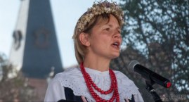 Jesień na Pałukach 2023 - muzyka ludowa opanowała żniński Rynek 