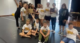 Uczucia w tańcu, emocje na scenie - Szkolna Grupa Teatralna szlifuje warsztat aktorski 