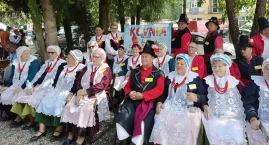Kolorowe pałuckie stroje wzbudziły zachwyt międzynarodowej publiczności w Węgorzewie (fotogaleria)