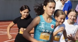Miodowe bieganie w Barcinie zaczęli najmłodsi