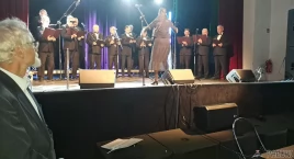Chór Moniuszko zaśpiewał Gaudeamus Igitur na UTW w Żninie