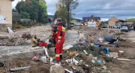 Służby pracujące w Stroniu Śląskim zwalniają tempo, a powodzianie czekają na pomoc 