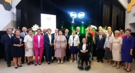 Pielęgnują swoją miłość od 50 lat. Doceniono ich prezydenckimi medalami (zdjęcia)