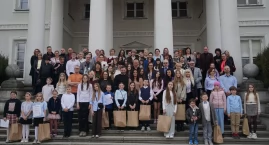 Konkurs plastyczny śladami legend Feliksa Malinowskiego. Zwycięzcy z Mamlicza, Rogowa i Barcina. Grand Prix wędruje do Gąsawy. Gala w Lubostroniu (zdjęcia)