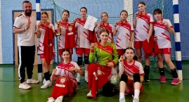 Brązowy medal mistrzostw województwa w piłce ręcznej dziewcząt dla kcyńskiej podstawówki.