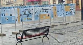 Zniszczona wystawa historyczna na żnińskim rynku. Muzeum zawiadomiło policję