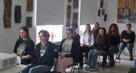 Licealiści ze Żnina poznają etnografię Pałuk