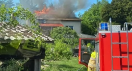 Pożar garażu i domu mieszkalnego w Buszkowie. Straty&hellip;