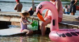 Plaża w Gołąbkach oblegana przez rodziny z dziećmi (galeria)