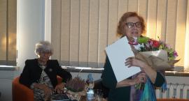Kazimierz Piwkowski w pamięci żony i przyjaciółki rodziny. Prezentacja książki w żnińskiej bibliotece