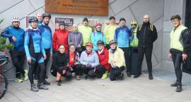 Na jednośladach pokonali blisko 40 km. Dotarli do ważnych punktów na mapie gminy Janowiec Wlkp. (zdjęcia)