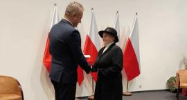 Anna i Bronisław Gilowie z Wenecji z Medalami 100-lecia Niepodległości od premiera 