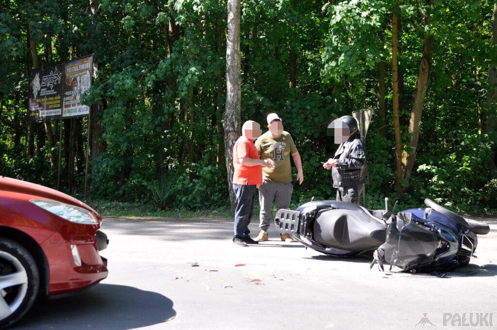 Zderzenie osobówki z trójkołowym motocyklem