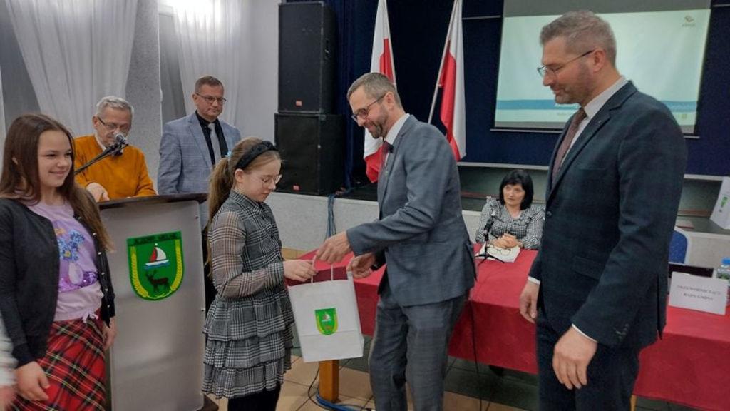 Jeziora Wielkie: pomoc powstańcom styczniowym. Nagrody w konkursie plastycznym