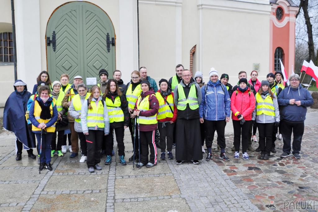 Pokonali 33 km Ekstremalnej Drogi Krzyżowej (wideo + zdjęcia)
