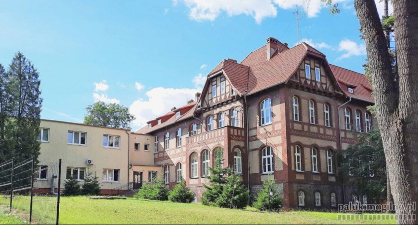 Szpital w Mogilnie. Budują fundament pod kontener dla tomografu komputerowego
