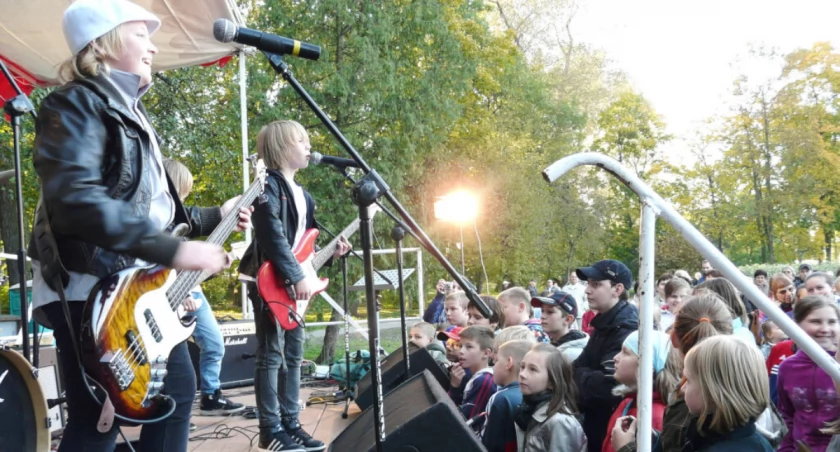 Park miejski w Mogilnie. Lato odeszło przy fontannie (zdjęcia)
