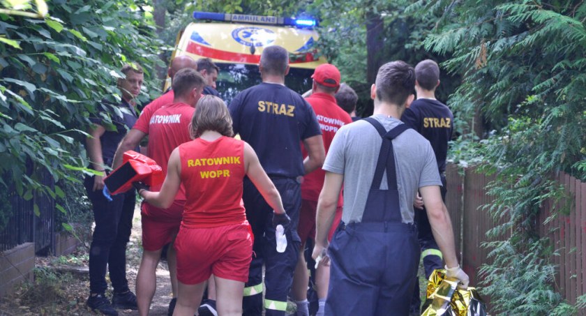 Ciało kobiety dryfowało na tafli jeziora w Przyjezierzu 