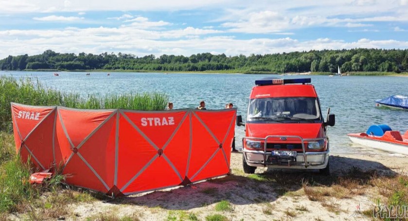 Przyjezierze: skoczył na główkę z roweru wodnego i nie wypłynął