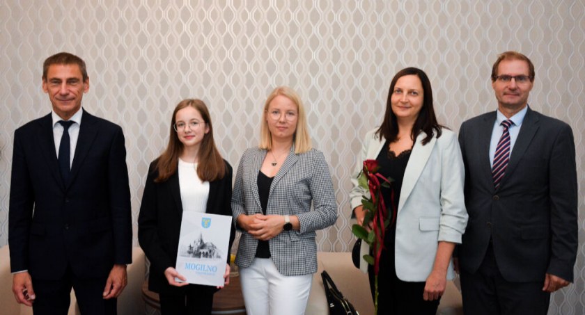 Nagroda burmistrza dla absolwentki SP 3 w Mogilnie Anny Michałowskiej