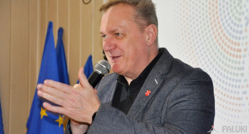 Nagły zwrot akcji. Piotr Cieślik dyrektorem Zespołu Szkolno-Przedszkolnego nr 2 w Strzelnie