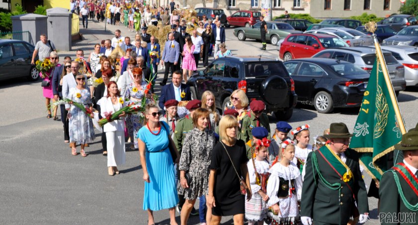 Strzelno: Dożynki pachnące czekoladą i grochówką (wideo + zdjęcia)