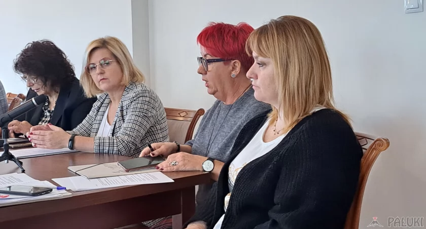 Obiady w szkołach powinny być w pełni wartościowe. Dzieci powinny jeść warzywa i kasze