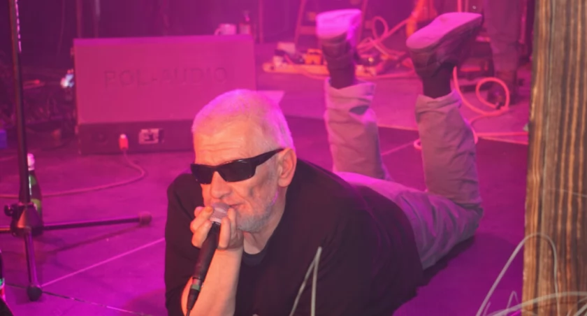 Świetliki psychodelicznie rozjaśniły Magazyn Zbożowy (wideo + zdjęcia)