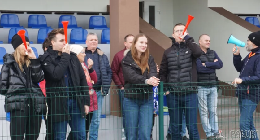 Świece dymne, tort w klubowych barwach. Trampkarze starsi Pogoni awansowali do II ligi (wideo + zdjęcia)