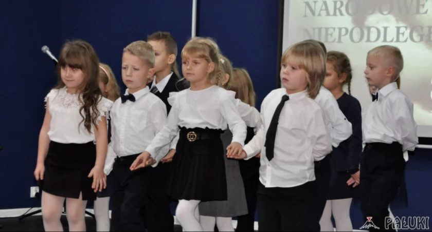 Patriotyczna wieczornica w jeziorańskim Domu Kultury (wideo + zdjęcia)