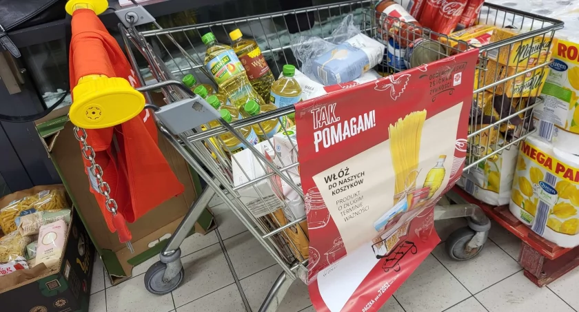 Tak. Pomagam. Zbiórka żywności dla potrzebujących (zdjęcia)