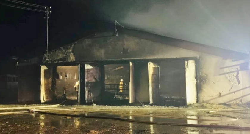 Pożar obory w Bielicach. Zginęły cielęta i krowy. Olbrzymie straty Fundacji Powiatu Mogileńskiego